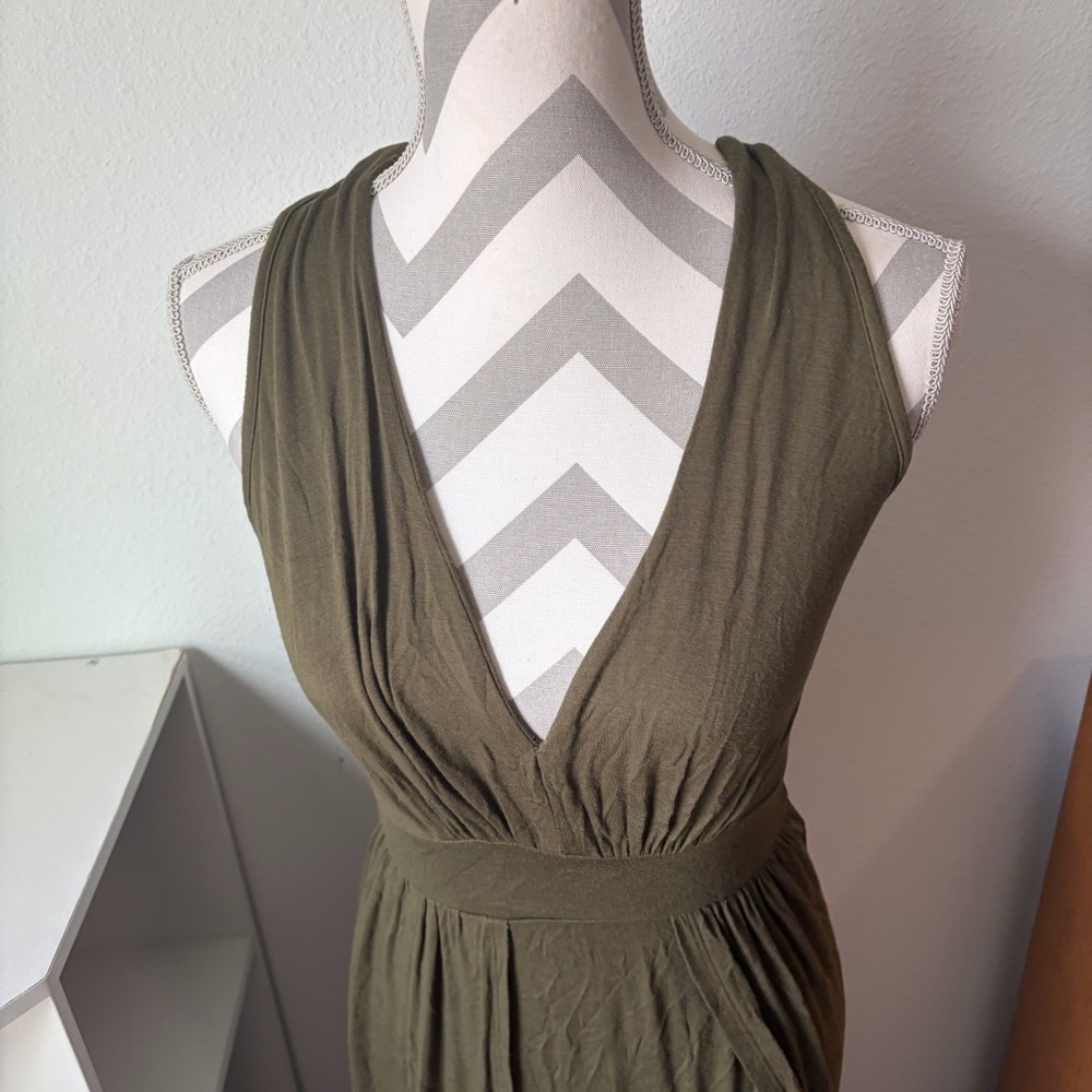 Windsor Khaki Green Dress with high slits - Picture 5 of 9
